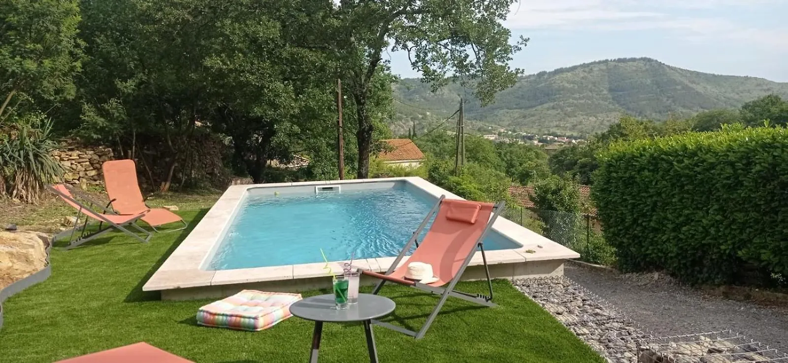 Hébergement de vacances Gite Au Pied Du Grand Cedre Vesseaux